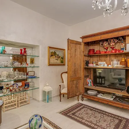 Tintori Place Apartment